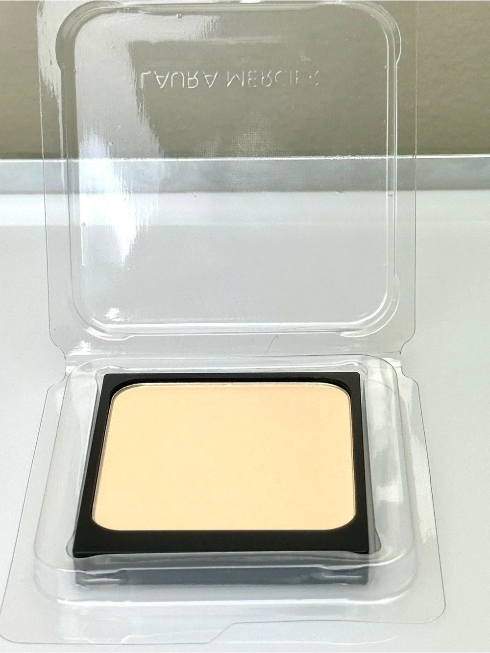 Laura Mercier • Translucent Pressed Setting Powder